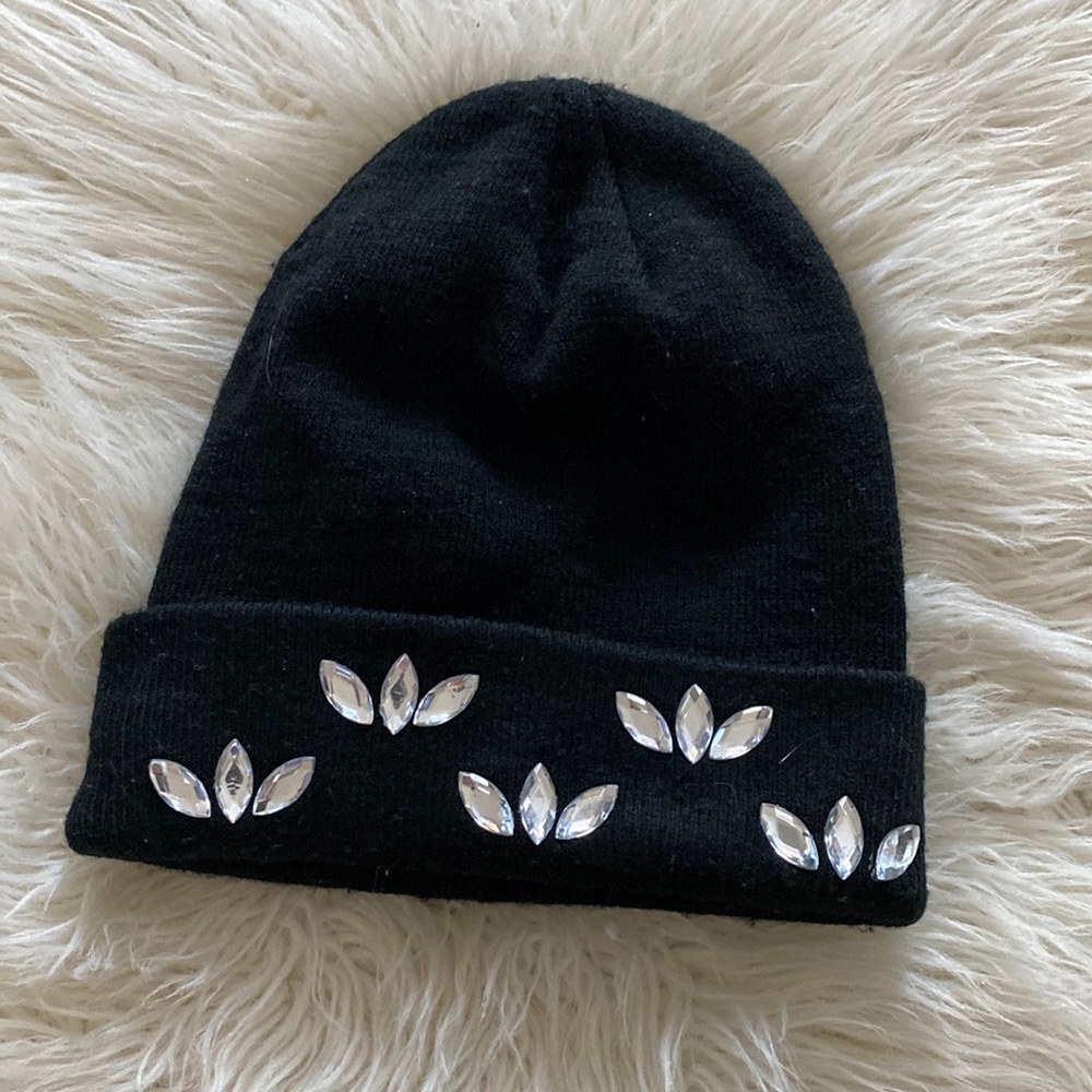 💎 BEDAZZLED BEANIE 💎